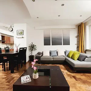 Lumina Spacious Near The Railway Station Варшава